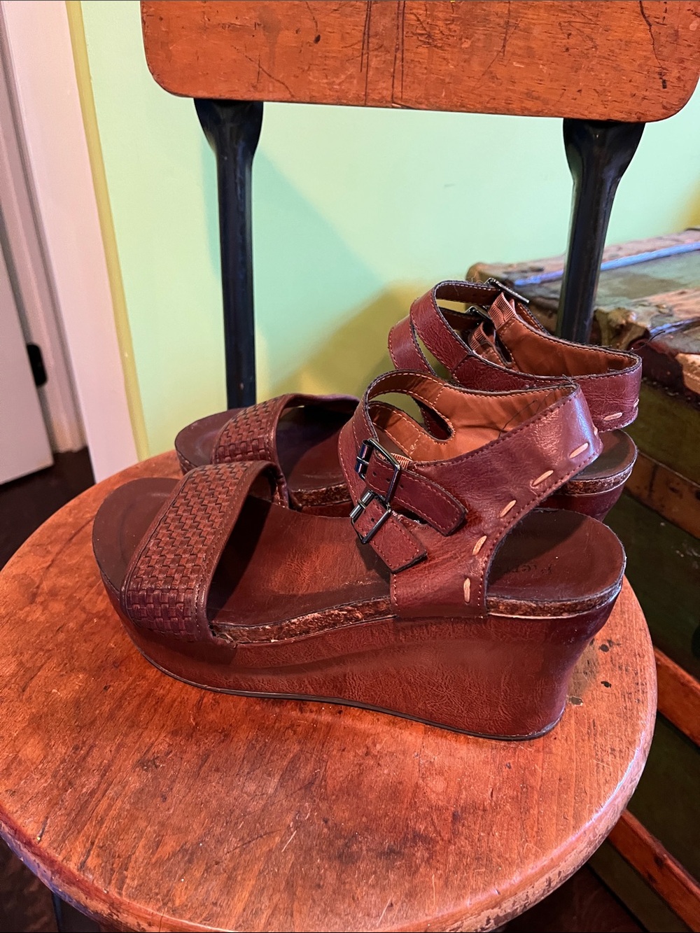 Pierre Dumas Hester Vegan Leather Double-Buckle Rounded-Toe Wedge Sandals 9